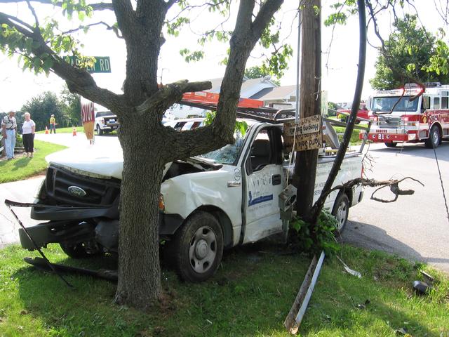 An afternoon crash at Barren and Media Roads.